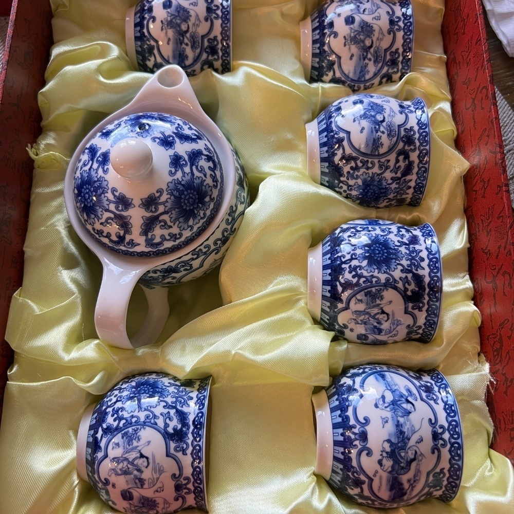 NWB Vintage Chinese Porcelain Blue & White Chinoiserie Mini Tea Set Never Used - Picture 2 of 10